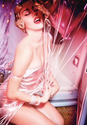 Miley Cyrus pic #1015129