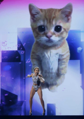 Miley Cyrus pic #650048