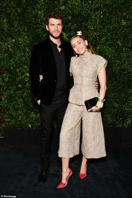 Miley Cyrus pic #1110301
