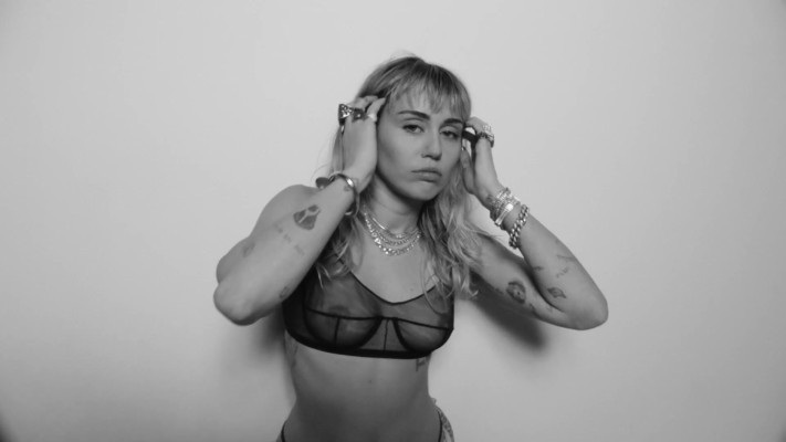 Miley Cyrus pic #1141248