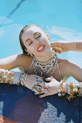 Miley Cyrus pic #1118419