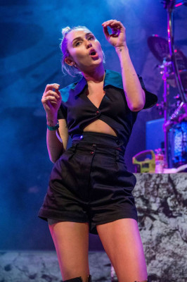 Miley Cyrus pic #789877