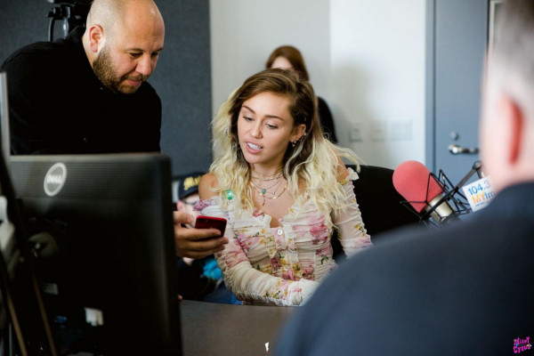 Miley Cyrus pic #933709