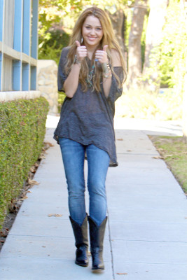 photo 29 in Miley Cyrus gallery [id311257] 2010-12-01 00:00:00