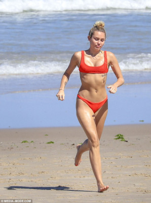 photo 16 in Miley Cyrus gallery [id1025531] 2018-04-02 00:00:00