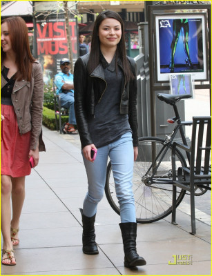 Miranda Cosgrove pic #152845