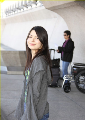 Miranda Cosgrove pic #360498