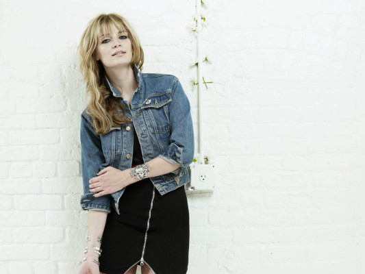 Mischa Barton pic #105383