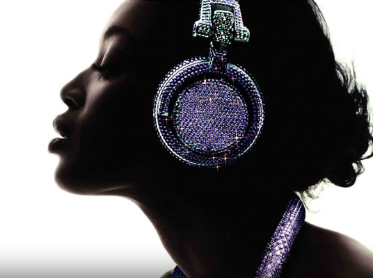 photo 3 in Naomi Campbell gallery [id361022] 2011-03-24 00:00:00