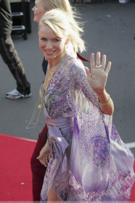 Naomi Watts pic #212031