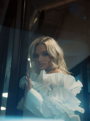 Natalie Alyn Lind pic #1091961