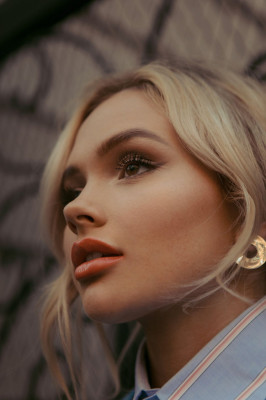 Natalie Alyn Lind pic #1091960