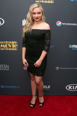 Natalie Alyn Lind pic #908979