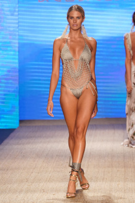 Natalie Roser pic #1155742