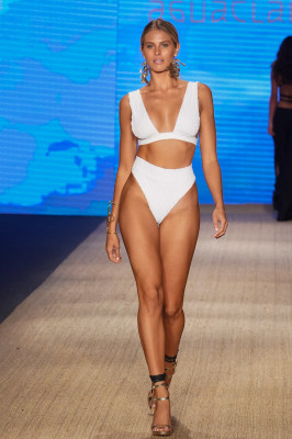 Natalie Roser pic #1155740