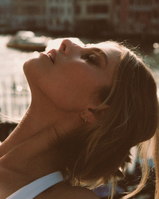 Natalie Roser pic #1364222