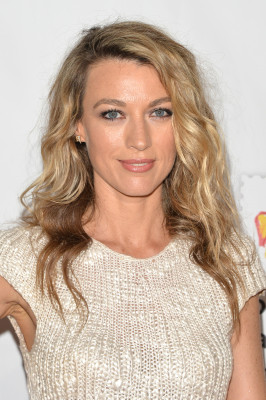 Natalie Zea pic #976259
