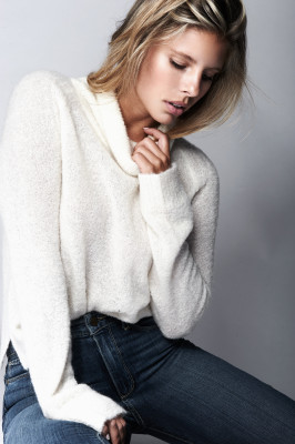 Natasha Oakley pic #825641
