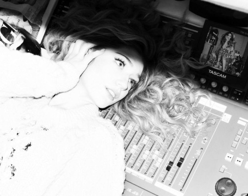 photo 4 in Nicola gallery [id435724] 2012-01-18 00:00:00