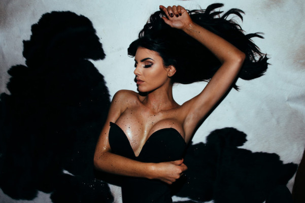 Nicole Thorne pic #895853