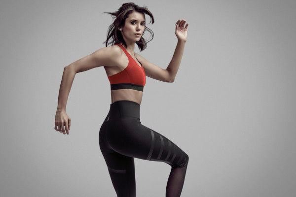 Nina Dobrev pic #1090051