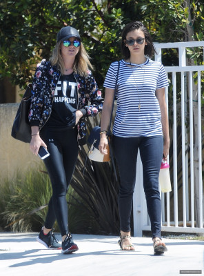 Nina Dobrev pic #925781