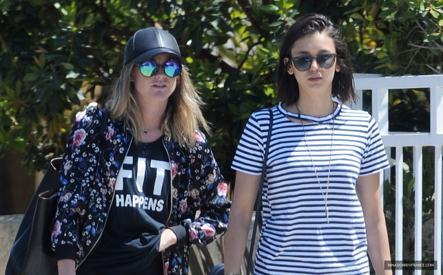 Nina Dobrev pic #925780