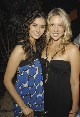Nina Dobrev pic #305615
