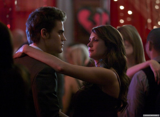 Nina Dobrev pic #663725