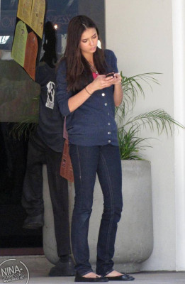 Nina Dobrev pic #681060