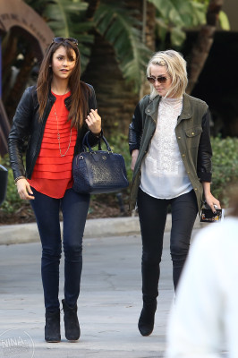 Nina Dobrev pic #681076