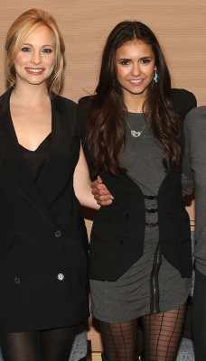 Nina Dobrev pic #466145