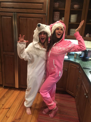 Nina Dobrev pic #904388
