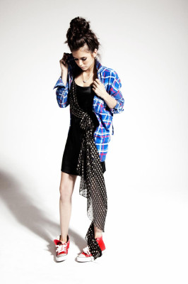 Nina Dobrev pic #685651
