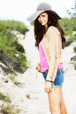 Nina Dobrev pic #649070