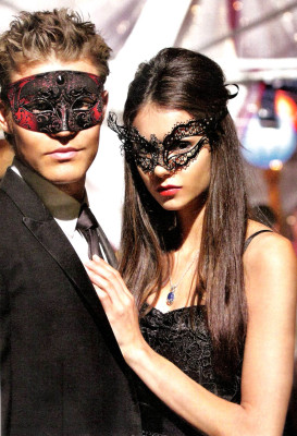 Nina Dobrev pic #457785