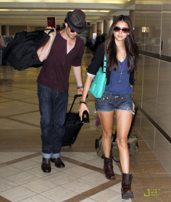 Nina Dobrev pic #460291