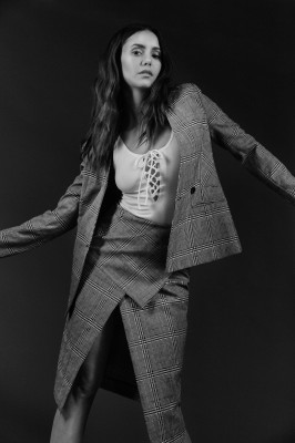 Nina Dobrev pic #897377