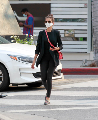 Nina Dobrev pic #1246737