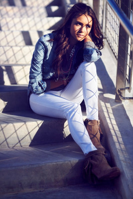 Nina Dobrev pic #540223