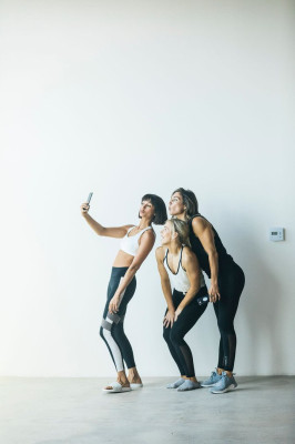 Nina Dobrev pic #1011033
