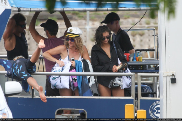 Nina Dobrev pic #946052