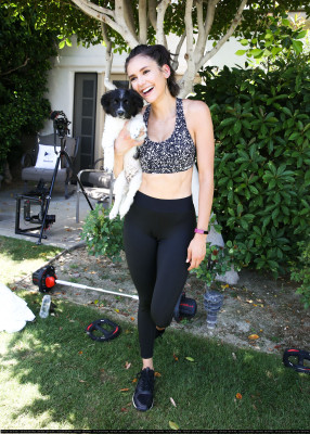 Nina Dobrev pic #927687