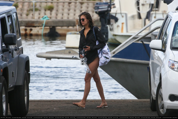 Nina Dobrev pic #946051