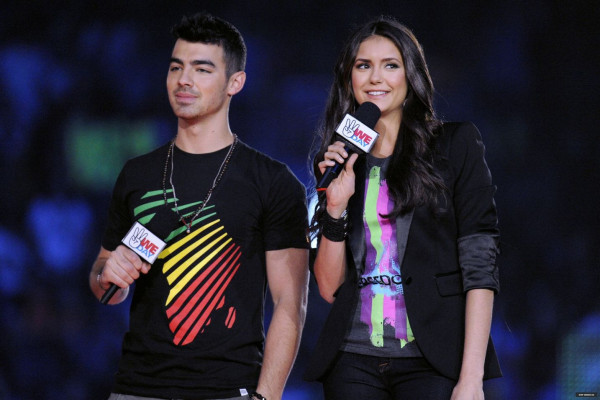Nina Dobrev pic #408122