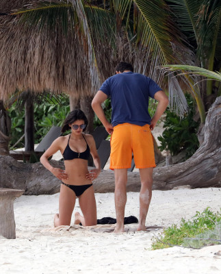 Nina Dobrev pic #999509
