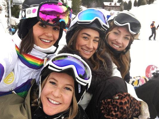 Nina Dobrev pic #995995