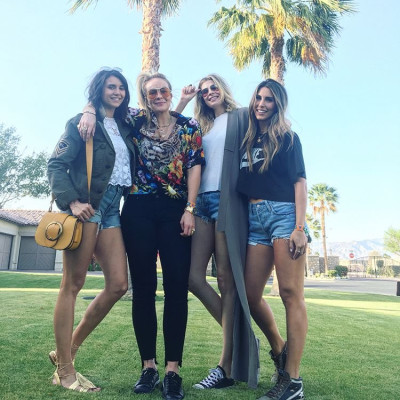 Nina Dobrev pic #1030940