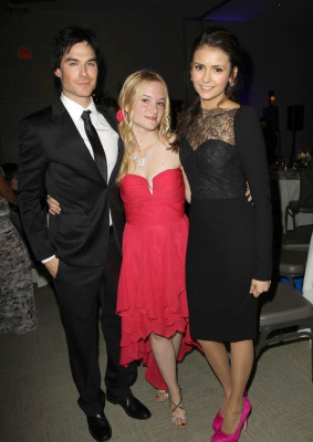 Nina Dobrev pic #429324