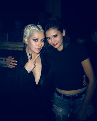Nina Dobrev pic #1080988